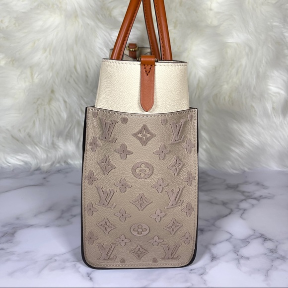 Louis Vuitton On My Side Satchel - Picture 4 of 16
